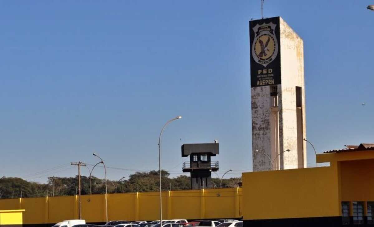 Mãe tenta entrar com cocaína em parte íntima para filho em presídio