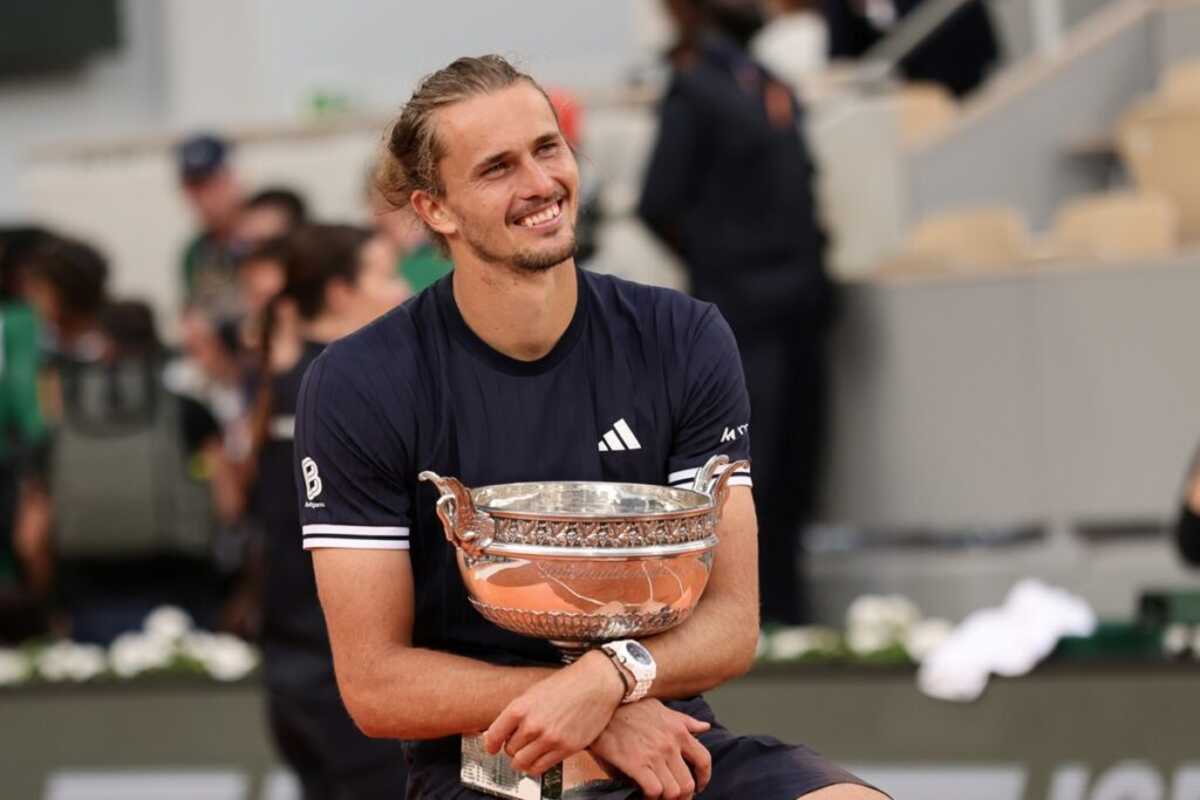 Zverev vence batalha contra Cobolli, é campeão de Roland Garros e vence 1º Slam
