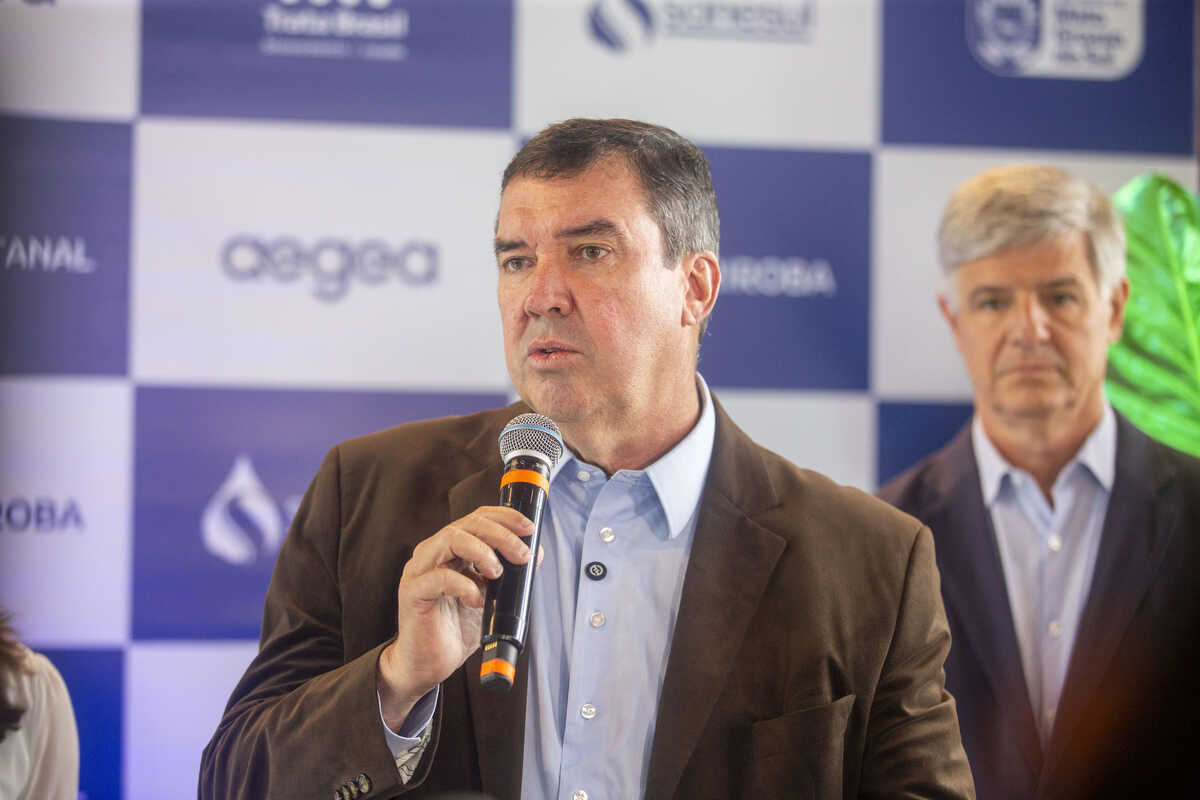 Riedel lamenta morte de PM e promete prender criminosos envolvidos