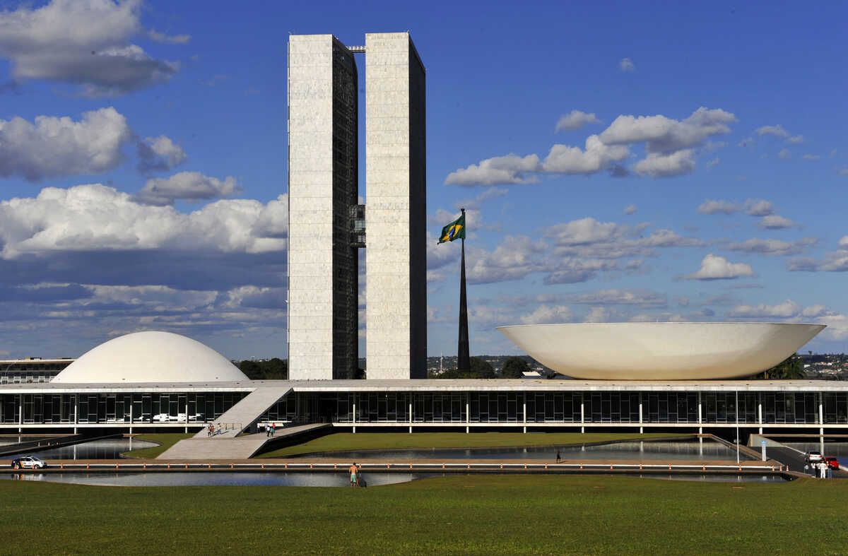 Câmara acelera tramitação do projeto que equipara misoginia ao crime de racismo