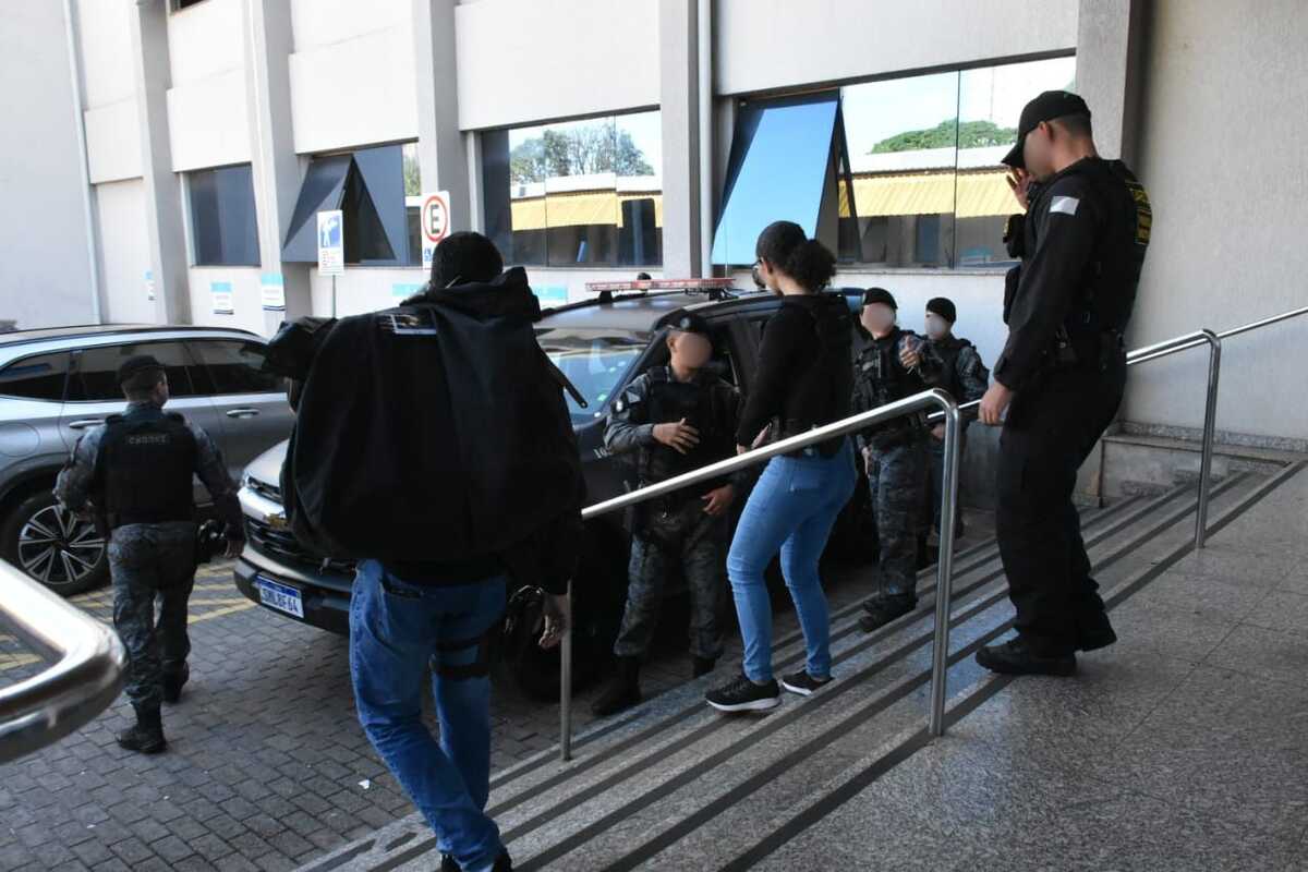 Filha de chefe da regulação estadual é presa em operação do Gaeco