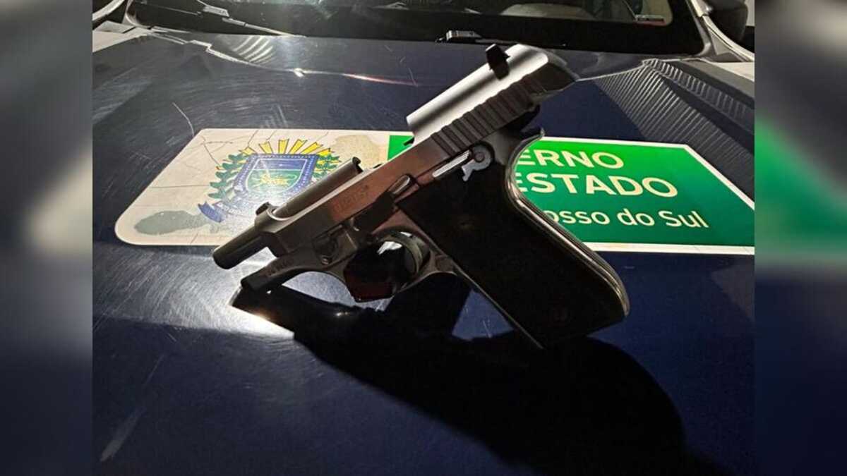 Motorista de aplicativo ouve negociação de arma em Campo Grande e aciona PM