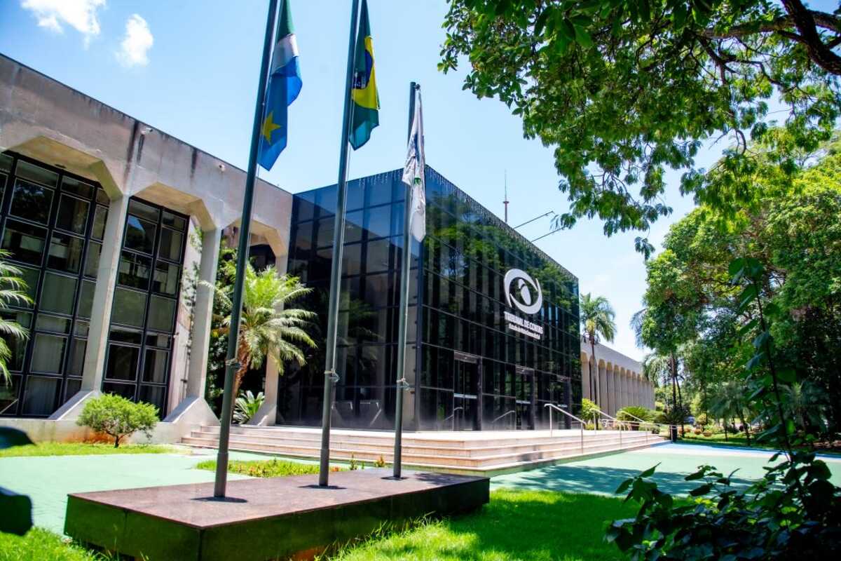 TCE rompe contrato milionário com empresa de TI firmado sem licitação